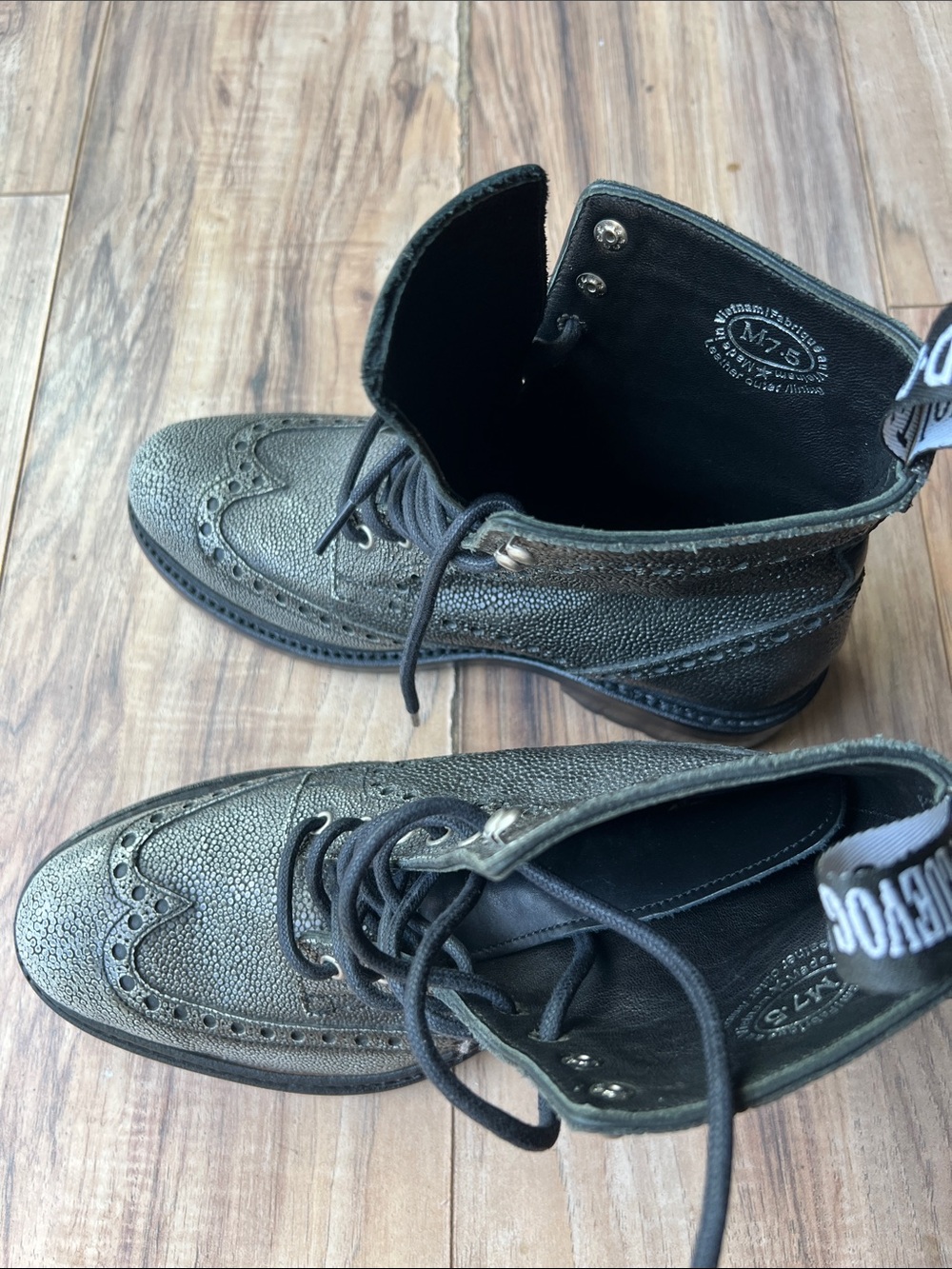 John Fluevog Men's Textured Black Wingtip Chukka Boots OBO - Picture 4 of 8